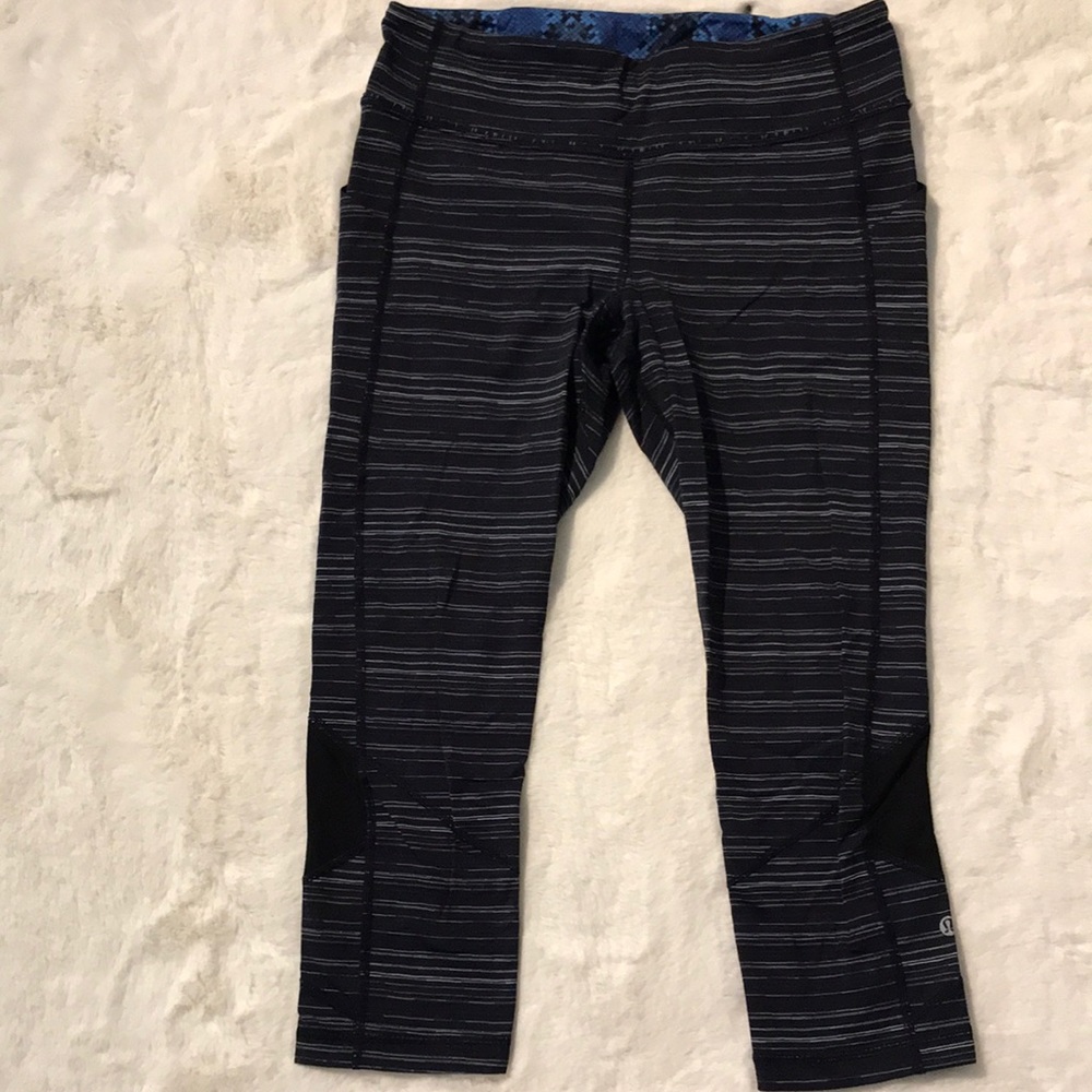 Like new Lululemon capri, size 10.